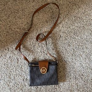 *LIKE NEW* Michael Kors Crossbody Purse
